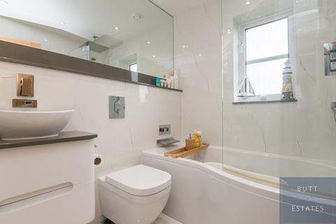 6 Edgbaston Mead, Exeter, EX2 5UB