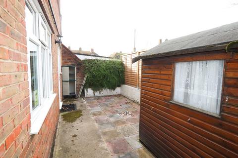 2 bedroom flat for sale, Peartree Lane, Bexhill-on-Sea, TN39