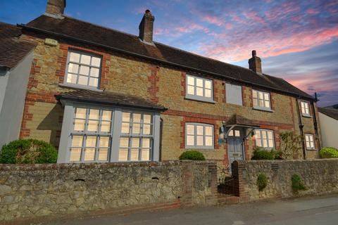 4 bedroom cottage for sale, High Street, Amberley, West Sussex, BN18