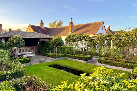 4 bedroom house for sale, High Street, Amberley, West Sussex, BN18