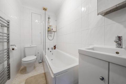 14a Roslyn Close, Mitcham, CR4 3BB