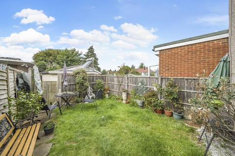 14a Roslyn Close, Mitcham, CR4 3BB