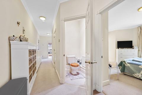 2 bedroom flat to rent, Chapman Square, Wimbledon