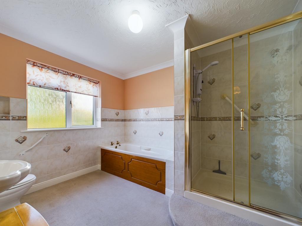 Main bathroom