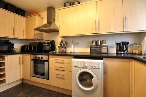 2 bedroom terraced house to rent, Langmans Way, Woking GU21