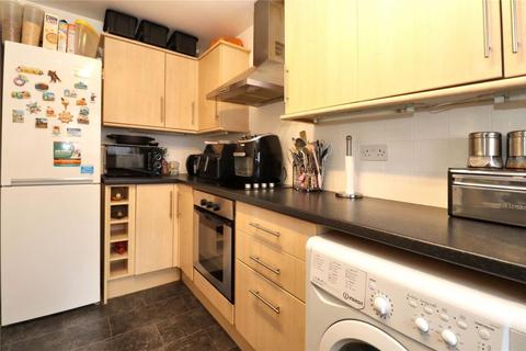 2 bedroom terraced house to rent, Langmans Way, Woking GU21