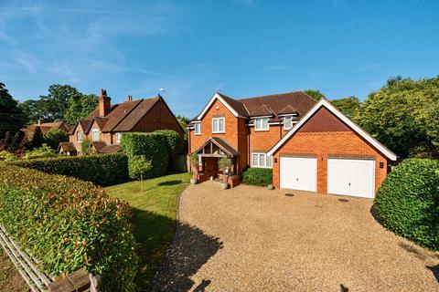 5 bedroom detached house for sale, Greensward Lane, Reading RG2
