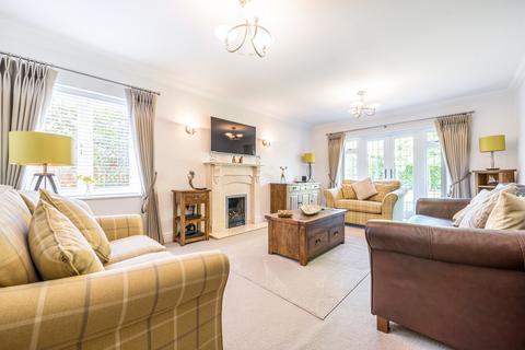 5 bedroom detached house for sale, Greensward Lane, Reading RG2