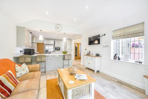 5 bedroom detached house for sale, Greensward Lane, Reading RG2