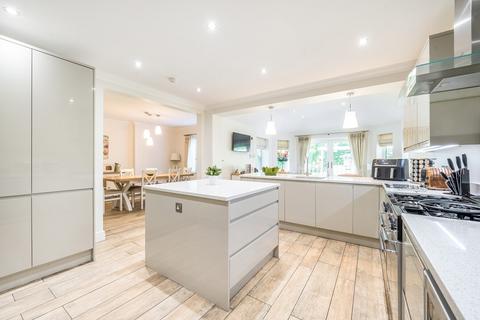 5 bedroom detached house for sale, Greensward Lane, Reading RG2