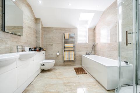 5 bedroom detached house for sale, Greensward Lane, Reading RG2