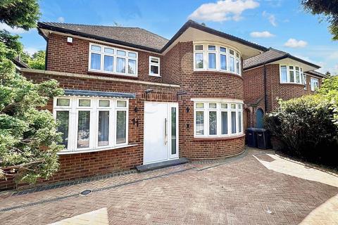 4 bedroom detached house to rent, Danescroft Gardens, Hendon NW4