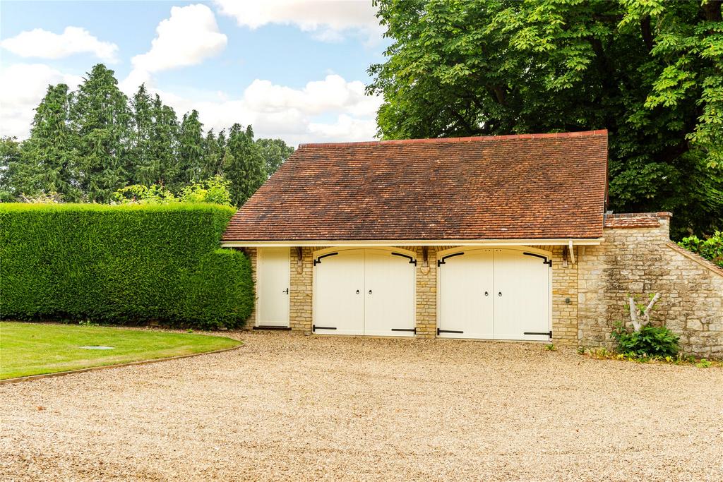 Driveway/Garage