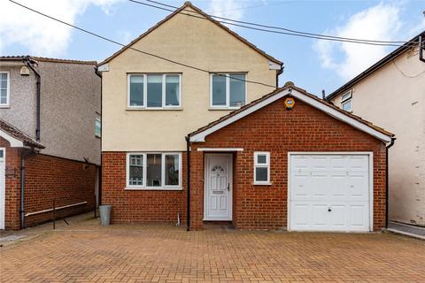 4 bedroom detached house for sale, Birch Road, Romford, RM7