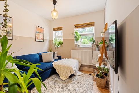 2 bedroom flat for sale, London SE13