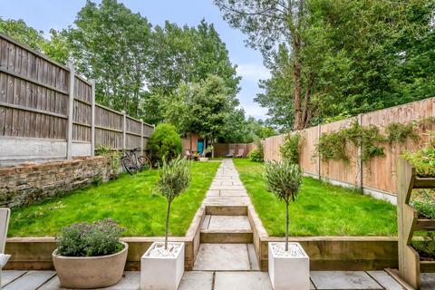 141a Courthill Road, London, SE13 6DR