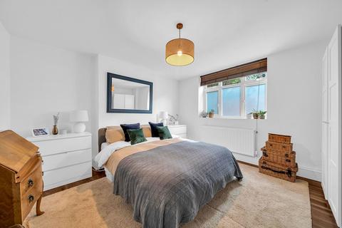 141a Courthill Road, London, SE13 6DR