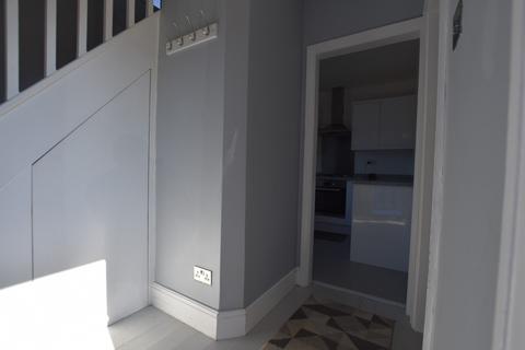 2 bedroom semi-detached house to rent, Peveril Road, New England, Peterborough, PE1
