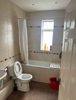 1 bedroom in a house share to rent, Watford Way, London NW7