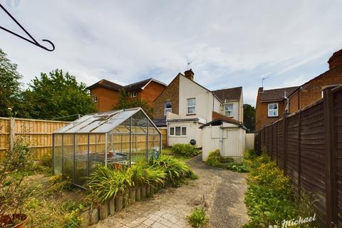 3 bedroom semi-detached house for sale, Bierton Road, Aylesbury, Buckinghamshire, HP20 1EJ