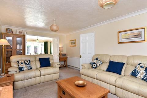 4 bedroom semi-detached house for sale, Bishopsteignton, Bishopsteignton Area, Shoeburyness, Essex, SS3