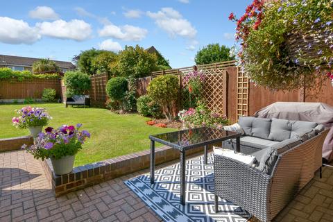 4 bedroom semi-detached house for sale, Bishopsteignton, Bishopsteignton Area, Shoeburyness, Essex, SS3