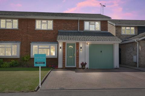 4 bedroom semi-detached house for sale, Bishopsteignton, Bishopsteignton Area, Shoeburyness, Essex, SS3