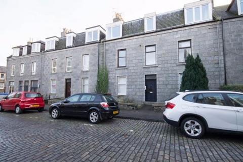 2 bedroom flat to rent, Claremont Street, Aberdeen AB10