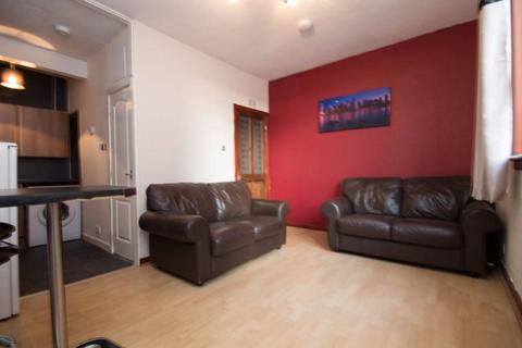 2 bedroom flat to rent, Claremont Street, Aberdeen AB10