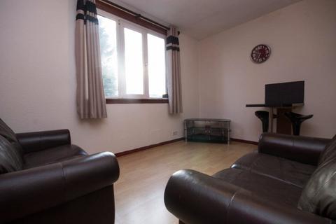 2 bedroom flat to rent, Claremont Street, Aberdeen AB10