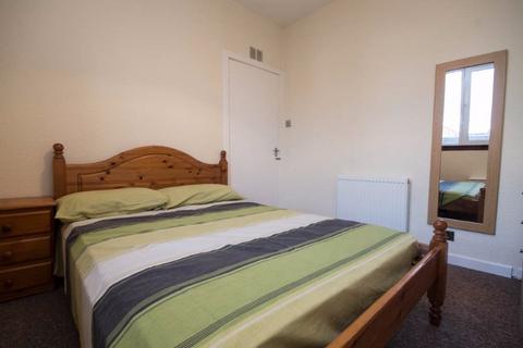 2 bedroom flat to rent, Claremont Street, Aberdeen AB10