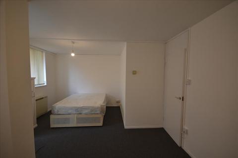 3 bedroom flat to rent, Bruckner Street, London, W10