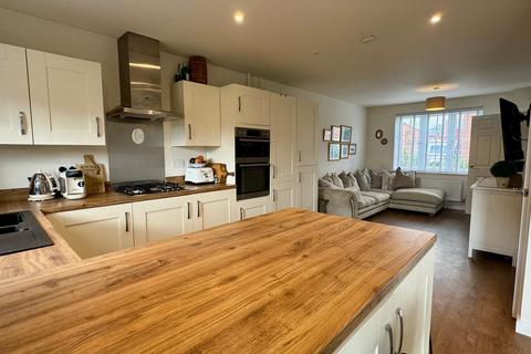 28 Emperor Way, Holmer, Hereford, HR4 9EN