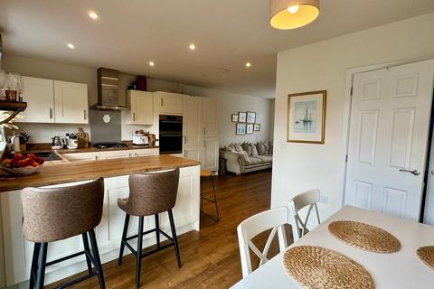 28 Emperor Way, Holmer, Hereford, HR4 9EN
