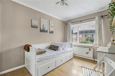 22 Queensbridge Park, Isleworth, TW7 7NB