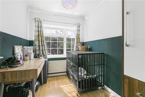 22 Queensbridge Park, Isleworth, TW7 7NB