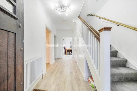 4 bedroom house to rent, Grand Drive London SW20