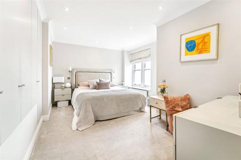1 bedroom apartment to rent, Cadogan Square, London, SW1X