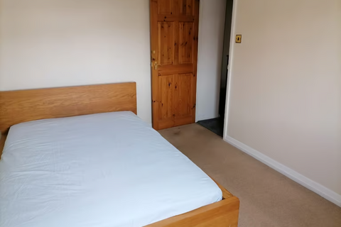 3 bedroom house share to rent, Blakeney drive, Luton LU2