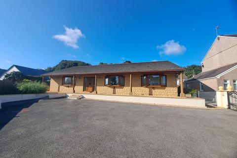 4 bedroom detached bungalow for sale, New Ceidrim Road, Garnant, Ammanford, SA18 1LW