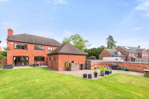 4 bedroom detached house for sale, Woodbury Park Norton, Worcestershire, WR5 2QU