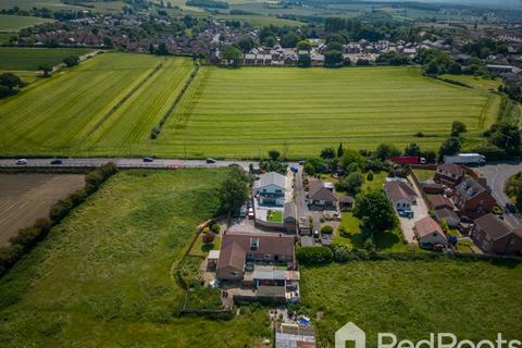 5 bedroom detached bungalow for sale, Barnsley Road, Barnsley S72