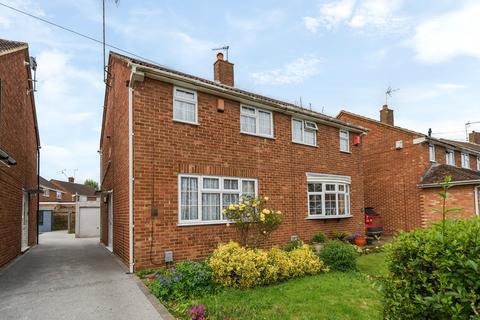 2 bedroom semi-detached house for sale, Blackthorn Drive, Luton, Bedfordshire