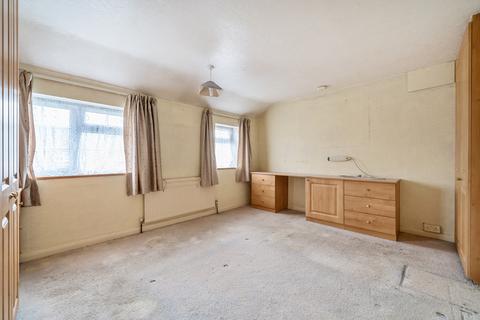 25 Blackthorn Drive, Luton, LU2 8EE