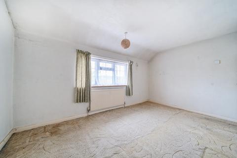 25 Blackthorn Drive, Luton, LU2 8EE