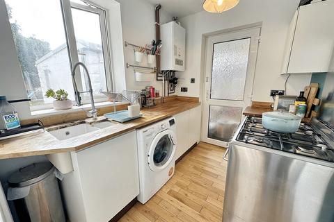 18 Barrow Road, Bournemouth, BH8 0HU