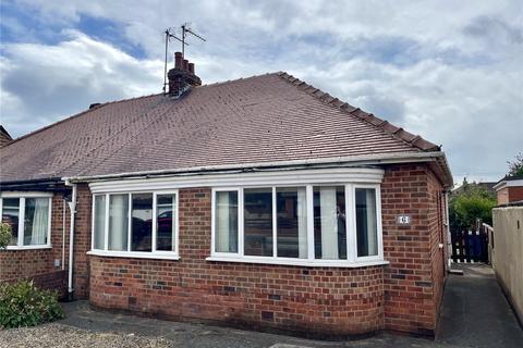 2 bedroom bungalow for sale, Kingston Road, Bridlington, East Yorkshire, YO15