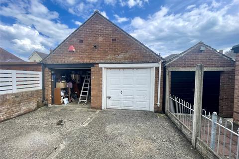 2 bedroom bungalow for sale, Kingston Road, Bridlington, East Yorkshire, YO15