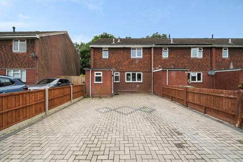 8 Baird Drive, Wood Street Village, Guildford, GU3 3EF