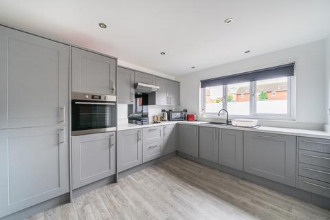 8 Baird Drive, Wood Street Village, Guildford, GU3 3EF